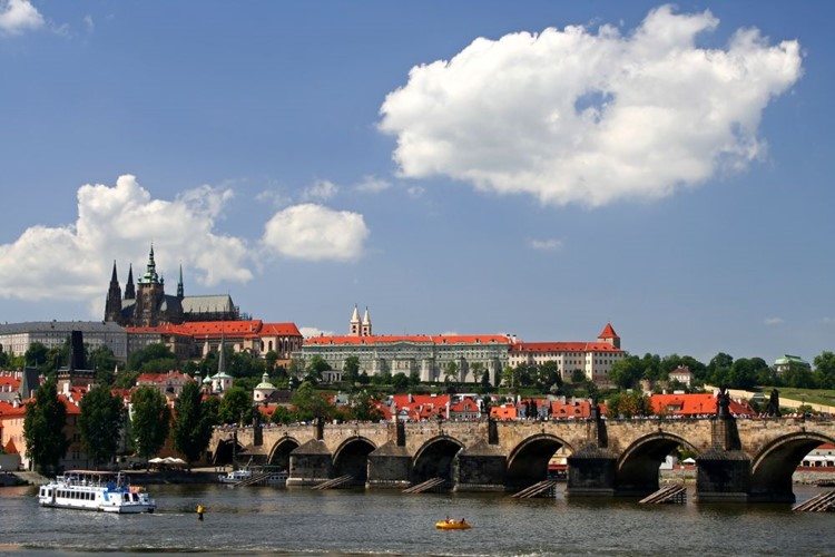 Praha vyhlásila granty pro vlastníky památkově významných objektů na rok 2017