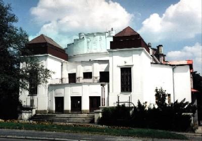 Rekonstrukce a přístavba kladenského divadla pokračuje podle plánů, historická opona se dočká zrestaurování