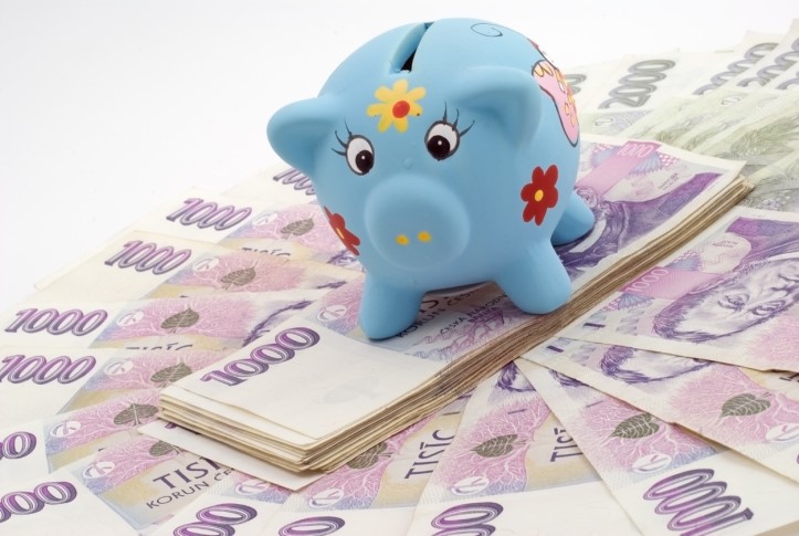 Bez finanční rezervy žije pětina Čechů. Spořit začínají až po padesátce