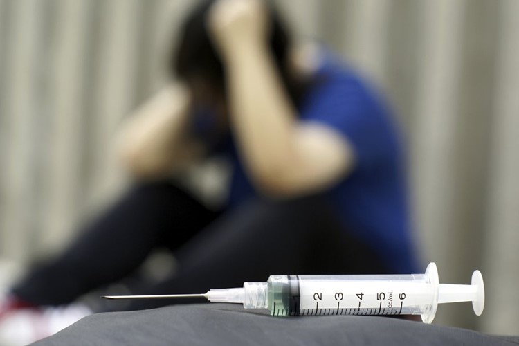 Strážníci budou čistit město od použitých jehel a stříkaček