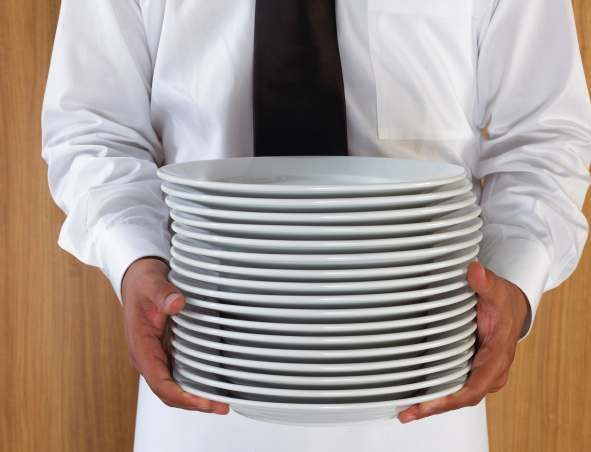 Restaurace nemají důvod vařit kvalitněji. Češi platí, i když jim nechutná