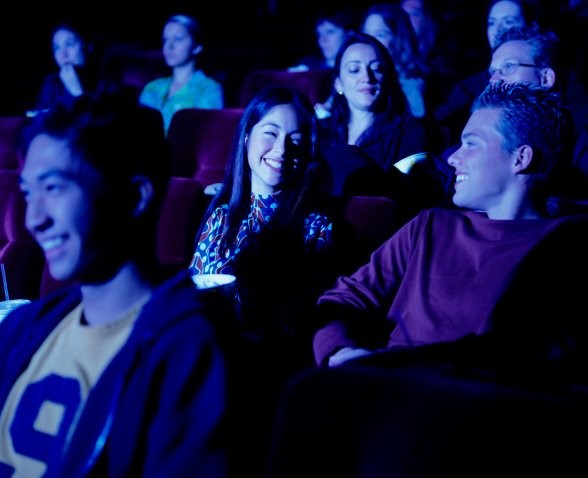 Začátky projekcí na filmových nocích v Plzni se posouvají