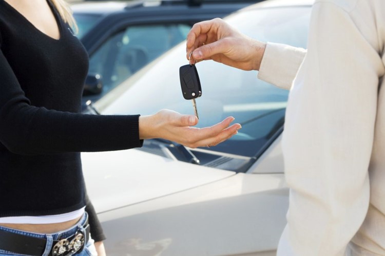 Češi v loňském roce za ojeté automobily utratili přes 115 miliard