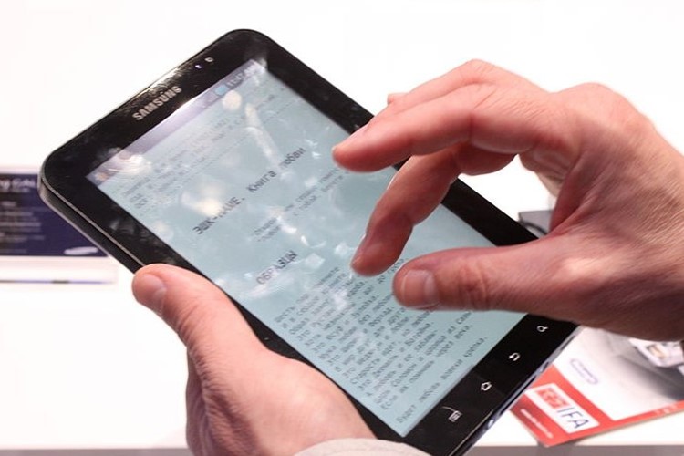 E-shopy v prvním čtvrtletí zlevňovaly hlavně tablety, lidé mohli po Vánocích ušetřit 450 Kč