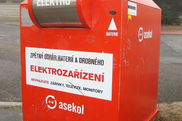 Rekordních 57 projektů získá dotaci na podporu recyklace a sběru elektra