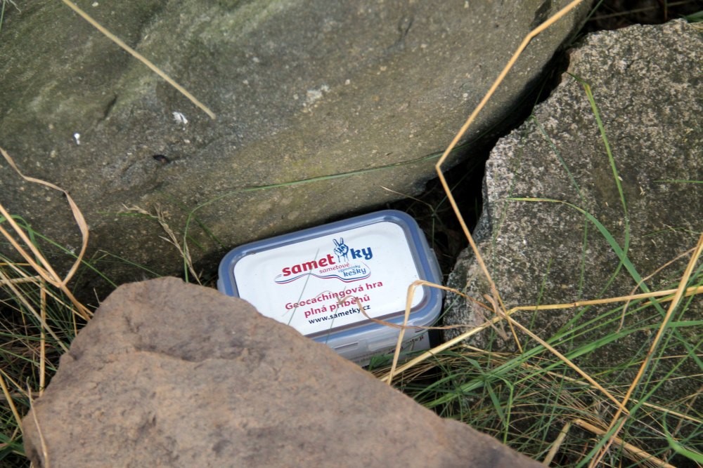 Geocachingová soutěžní hra Sametky připomene mladým Sametovou revoluci.