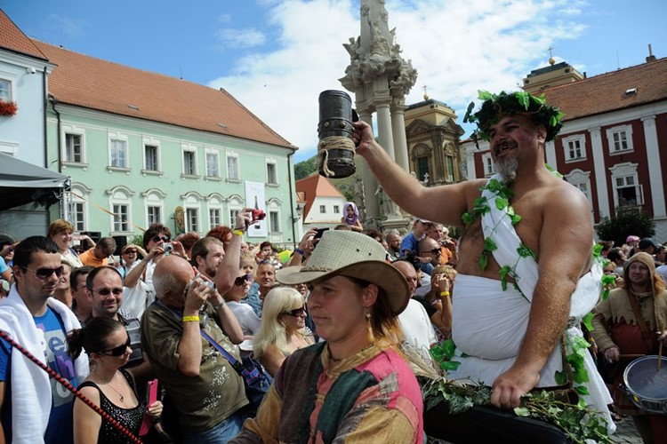 Pálavské vinobraní – o druhém zářijovém víkendu rozzáří historický Mikulov oslava vína a folklóru