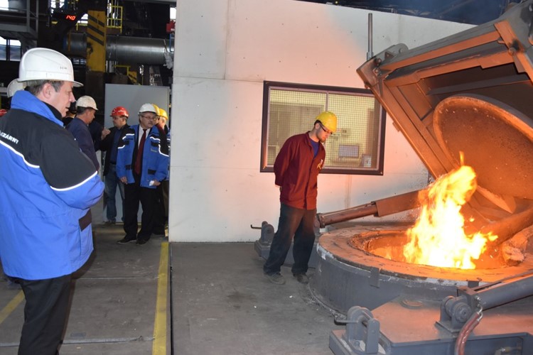 Slévárny Třinec taví v nových moderních indukčních pecích