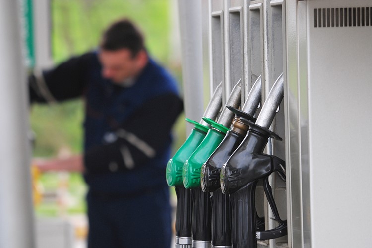 Kontrolám jakosti v loni nevyhovělo méně než 1 % vzorků paliv
