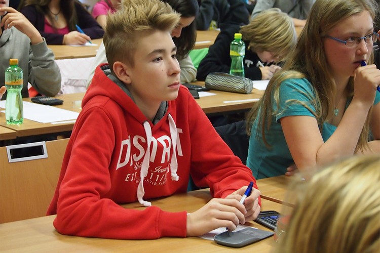 10 letý Ondřej, 15 letý Jakub a 16 letý Šimon jsou vítězi v soutěži o nejchytřejší žáky a studenty Královéhradeckého kraje
