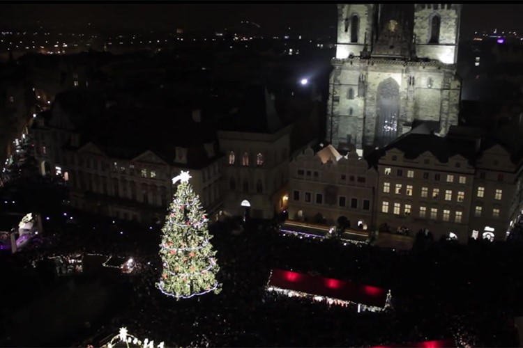 Praha letos poprvé poruší tradici rozsvěcení vánočního stromu     