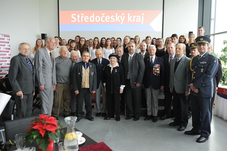 Váleční veteráni byli oceněni v Leteckém muzeu Metoděje Vlacha 