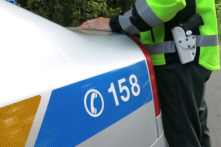 Patnáct minut po oznámení policisté zadrželi pachatele loupeže