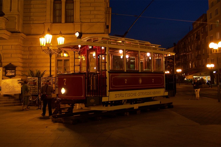Přímý spoj na poslední tramvaj