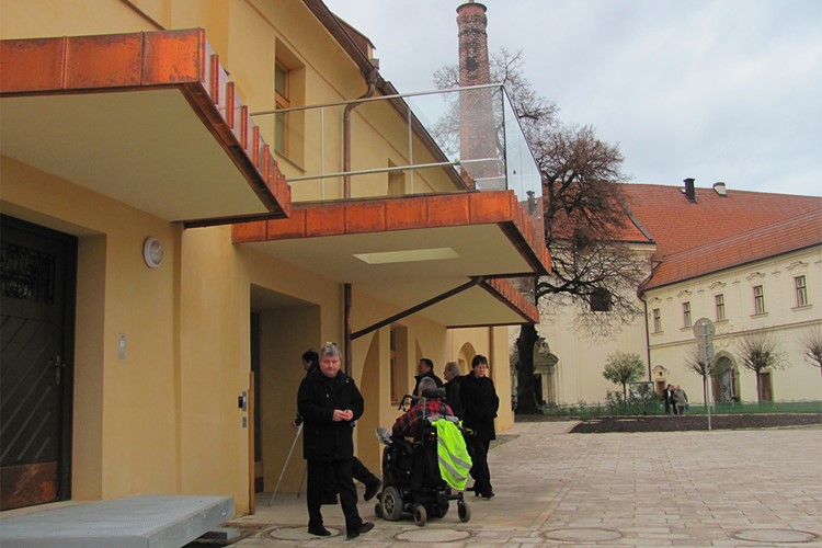 Jediné lůžkové zařízení pro pacienty s RS v Česku rozšířilo svou kapacitu