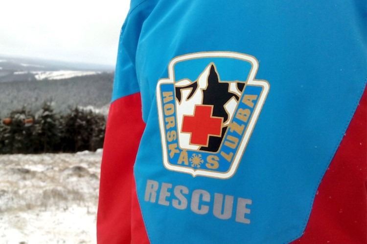 Záchranáři spolu s horskou službou resuscitovali lyžaře v Beskydech