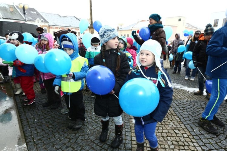 Modrý den v Lanškrouně ukázal svět očima autistických dětí