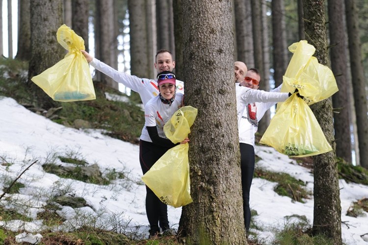 Děkovat horám se bude 8. května. Přes tisíc dobrovolníků uklidí Beskydy