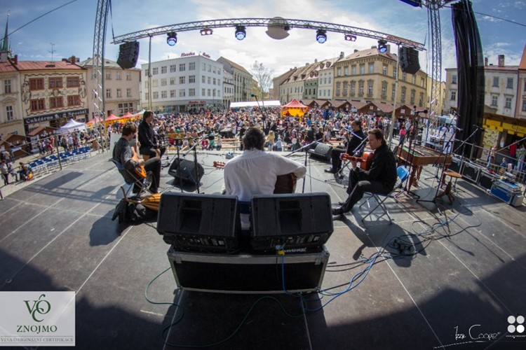 Znojmo zažilo malé vinobraní. Na Festivalu vína VOC Znojmo