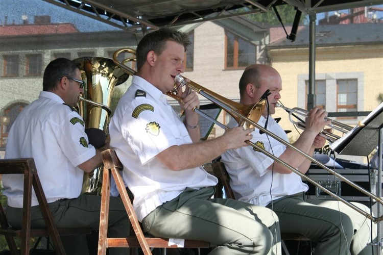 Hoďte se do gala a vyrazte na nedělní promenádní koncert do parku veFrýdku-Místku