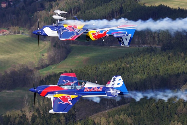Flying Bulls Aerobatics Team v novém složení na Aviatické pouti