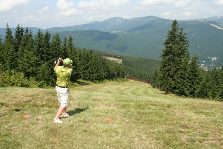 Přijďte si zahrát extrémní golf do Špindlu
