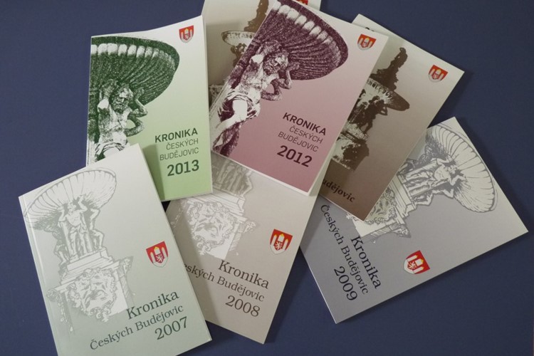 Výstava vzdává hold městu České Budějovice, vyšla i publikace