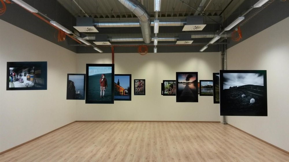V OC Central si prohlédněte výstavu fotografií.