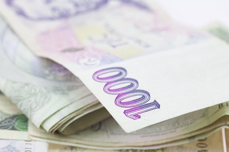 Konec střední školy: kdy začít platit zálohy na pojištění