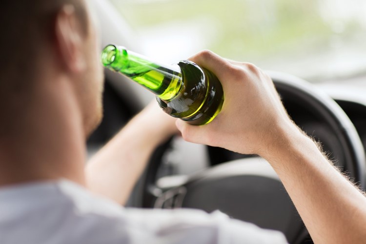 Strážníci během víkendu odhalili tři podnapilé řidiče