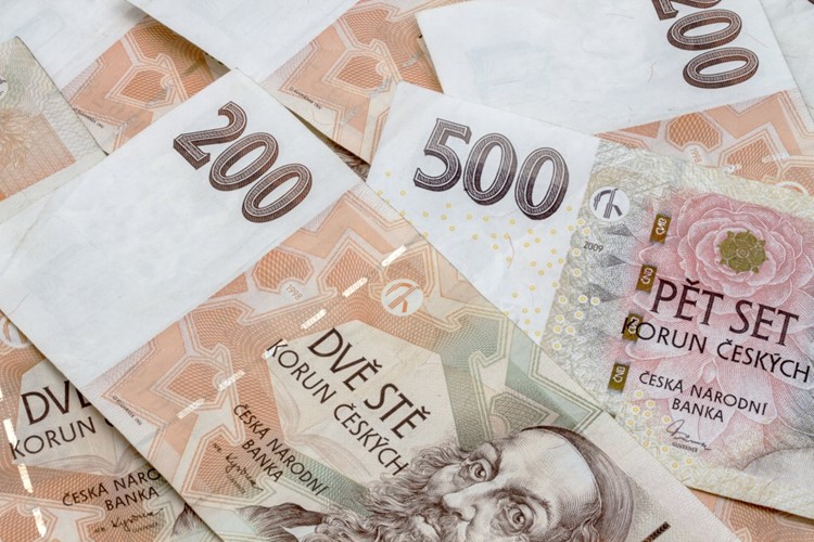 Důchodci se často zadlužují kvůli příbuzným, ale nezvládají své závazky splácet