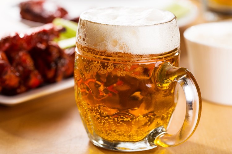 Pivo na Náplavce: dvoudenní festival představí 50 tuzemských minipivovarů