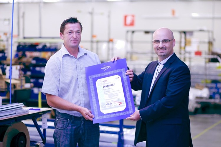 Pozor na rozdíl mezi marketingovým razítkem a certifikátem kvality