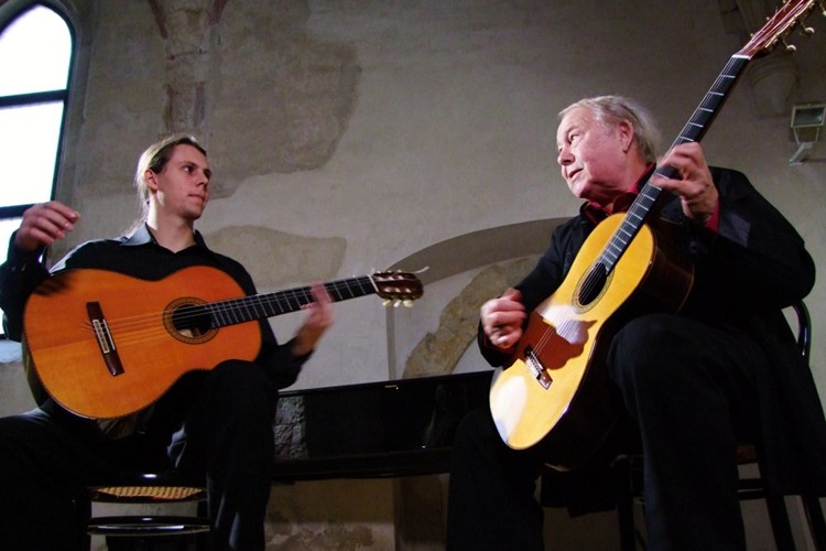 V Lidicích u Otrub vystoupí Duo Zelenka