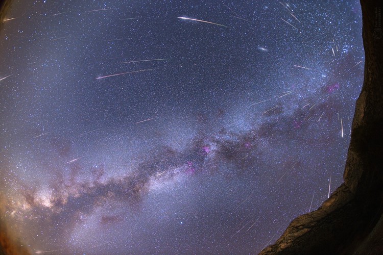 V noci ze 12. na 13. srpna vyvrcholí meteorický roj Perseidy