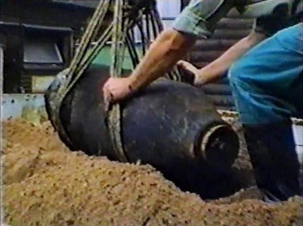 Pyrotechnický průzkum u Parama zatím munici neobjevil