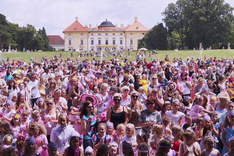 Na 12. Princeznovský bál na Hluboké zavítá Barbie i princezny od Disneyho