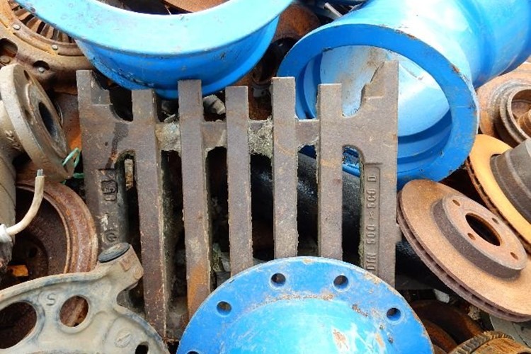 Každá druhá sběrna kovů porušila zákon, zjistila ČIŽP při akci Blue 24