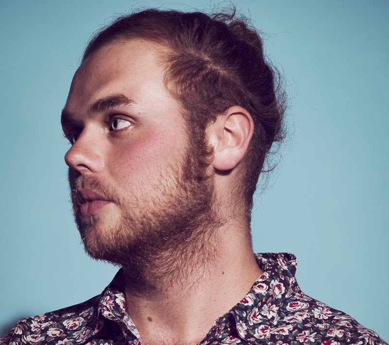 Švýcarský DJ a producent Manuel Fischer vystoupí na hudebním festivalu Shotgun.
