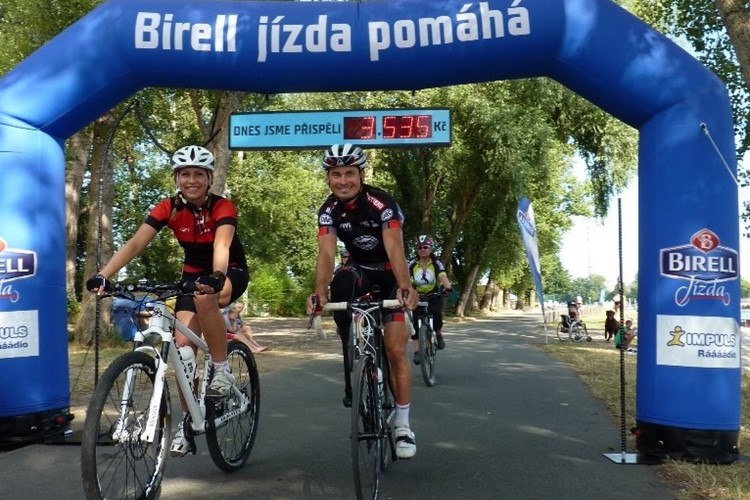Češi vyjeli handicapovaným půl milionu korun na nové handbiky