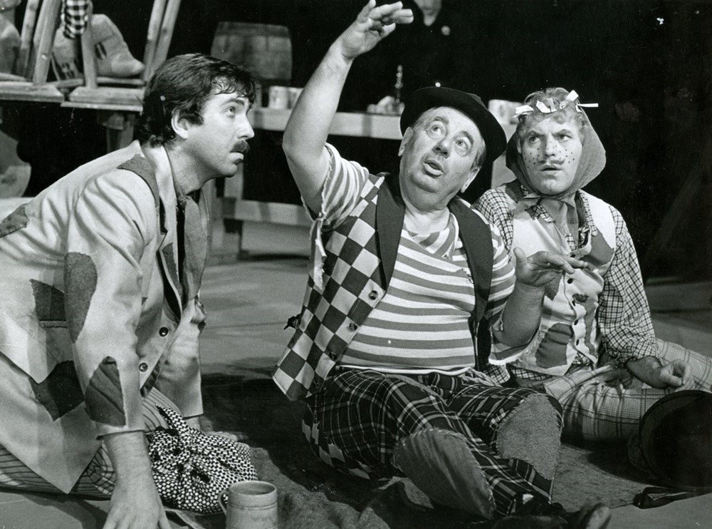 Johann Nepomuk Nestroy: Lumpacivagabundus, premiéra 27. 11. 1982 Jan Vyorálek (Klížek), Josef Kobr (Knejp ), Petr Miller (Jehlička)