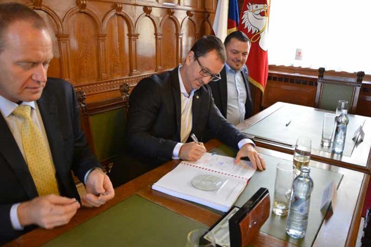 Přestavba pardubického přednádraží začíná