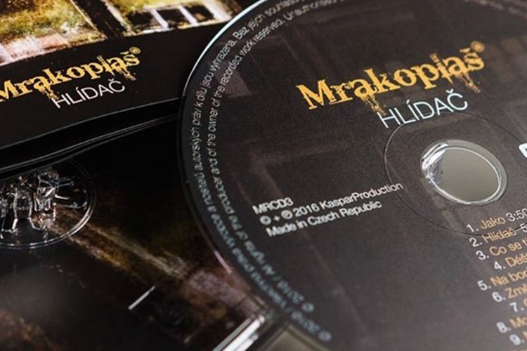 Mrakoplaš vydává k dvacátému výročí kapely album Hlídač