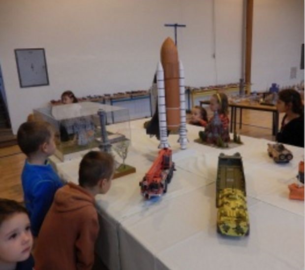 Navštivte výstavu papírových modelů a modelových železnic v Dubenci.