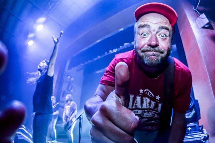 Harlej na turné veze novou písničku a klip o tom jak Hodný holky zlý kluky chtěj!