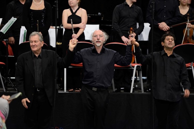 Ikonické Stockhausenovo dílo Gruppen pro tři orchestry zazní v Praze
