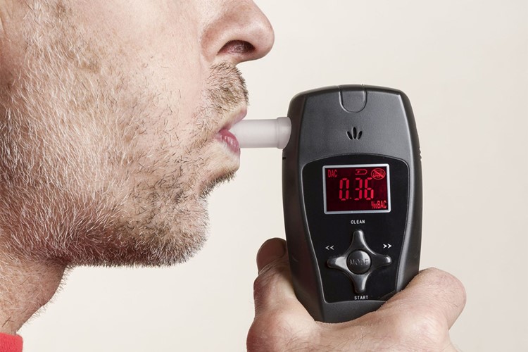 Třetina testovaných alkoholtesterů je nespolehlivá