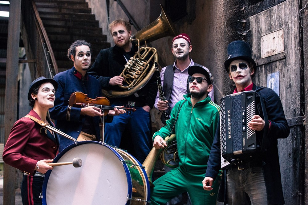 Parta pražských punkových klaunů Circus Problem.