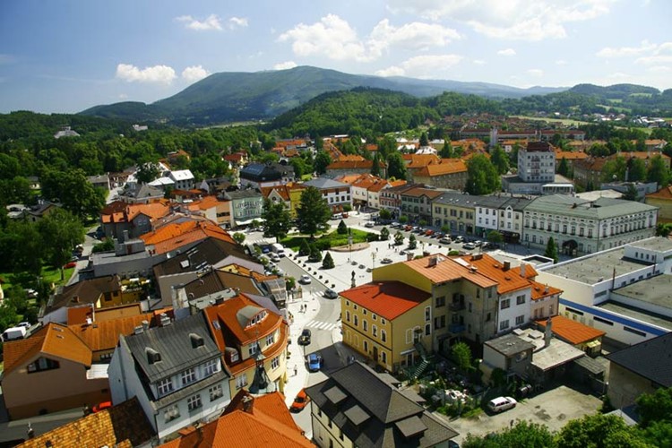 Zastupitelé Rožnova neschválili rozpočet města na rok 2022. Další vývoj přístavby knihovny a stavby kulturního centra bude ještě  diskutován