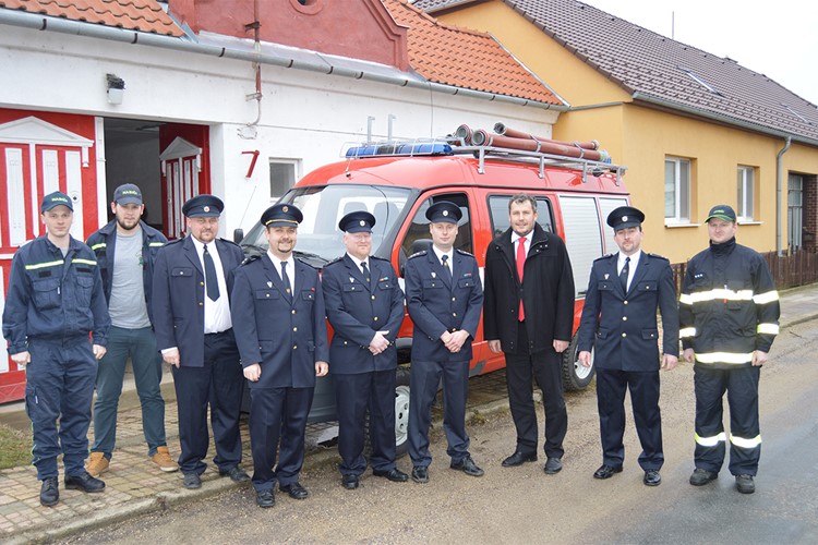 Starou Avii vystřídalo v Mramoticích moderní hasičské auto